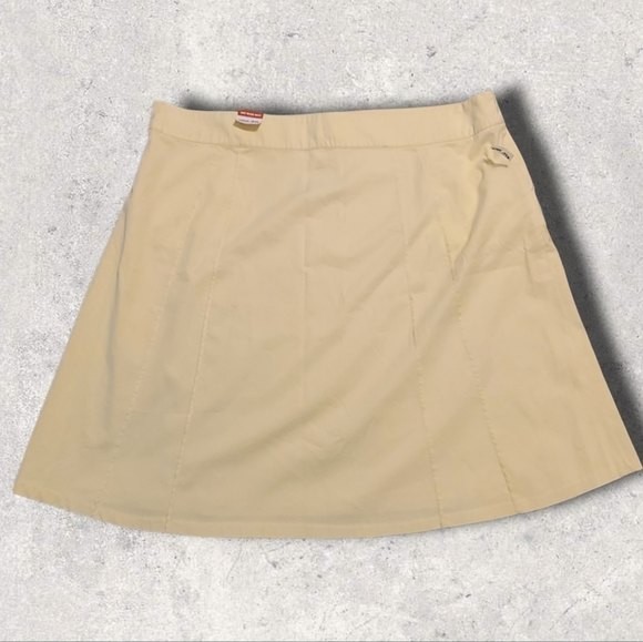 NWT Old Navy A-Line Skirt- light yellow, it looks more yellow in person - Picture 3 of 4